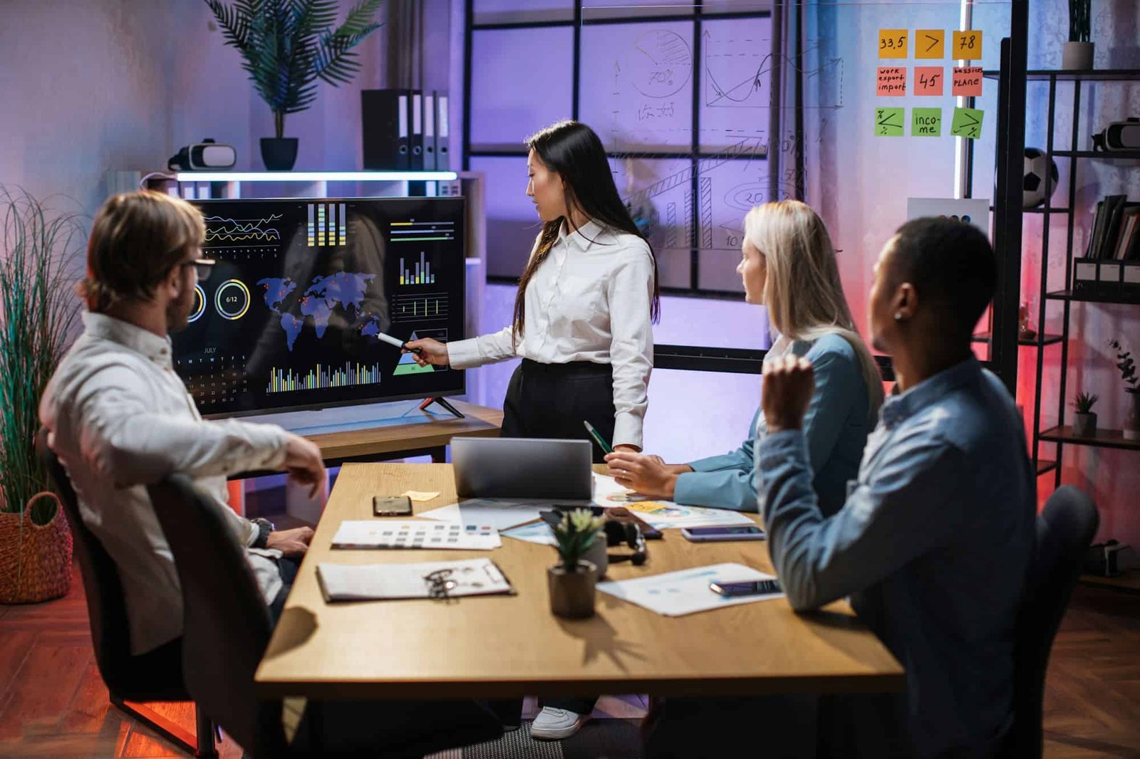 business meeting teamwork discussion image